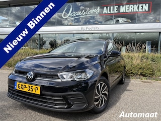 Volkswagen Polo 1.0 TSI Life Edition Achteruitrijcamera - Airco - Apple carplay - Draadloze telefoonoplader - Parkeersensor achter - Radio - Licht metalen velgen 15 inch - Navigatie - Radio - Cruise control - Elektrische ramen - Bluetooth - Led verlichting - Regensensor - start/stop systeem - stuurwiel multifunctioneel - Stoffen bekleding