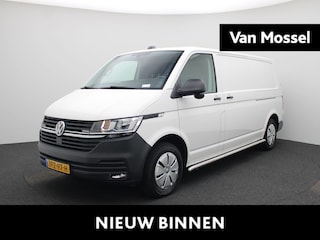 Volkswagen Transporter 2.0 TDI L2H1 150PK | Automaat | Airco | Navigatie | Trekhaak | Cruise Control | DAB+ | Sortimo | Stoelverwarming | Achteruitrijcamera | Parkeersensoren Achter |