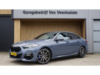 BMW 218i 140pk M-sport High Executive Shadow Line Virtual M-sport Seats Stuurwielverw LED 19 inch DAB LM *NL auto* Cruise Leder Pdc *2de eign*