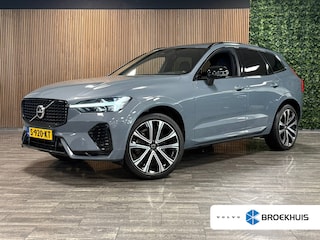 Volvo XC60 B5 Plus Dark | Trekhaak | Schuifdak | Parkeercamera | Stoelverwarming | Lederen Dashboard | Elektrische voorstoelen geheugen | Google Infotainment | R-Design contourstoelen met wit stiksel en bies | Zitting verlenging voorstoelen | Offblack hemelbekleding | Keyelss Drive | 21 Inch | Cruise Control | Elektrisch bedienbare achterklep | Draadloos telefoon opladen | Parkeersensoren voor+achter | Privacy Glass | DAB Radio | Alarm Klasse III | Apple Carplay/Android Auto | Volvo On Call met mobiele App functie | Thunder Grey Metallic |