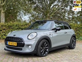Mini Cooper 60 Years Edition 136PK Automaat, PANO, Leder, CarPlay, Adaptief onderstel