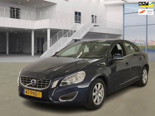 Volvo S60 1.6 T4 Kinetic Automaat Airco Cruise PDC Trekhaak