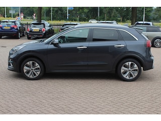 Kia Niro e-Niro ExecutiveLine 64 kWh / Camera / Leder / Keyless / Stoelventilatie / Navigatie / Dodehoek / DAB / Cruise Control