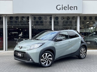 Toyota Aygo 1.0 VVT-i MT Pulse Bi-tone | Tarragon/Zwart dak, 17 inch, Privacy glass, Apple CarPlay/Android auto, Airconditioning, Parkeercamera