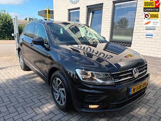 Volkswagen Tiguan 1.4 TSI ACT Comfortline Business / Carplay / Trekhaak / Add Cruise / Climate controle / Telefoon / Navigatie