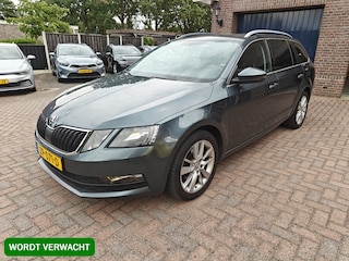 Skoda Octavia Combi 1.0 TSI DSG Automaat Clever Edition | Stoelverwarming | Parkeersensoren | Carplay/Android Auto