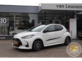 Toyota Yaris 1.5 Hybrid Executive NL.AUTO PANODAK AFN.TREKHAAK ALL SEASONS HEAD-UP DISPLAY JBL PARK.SENSOREN V+A DODEHOEK DETECTIE LED LUXE BEKLEDING STOEL&STUURVERW.