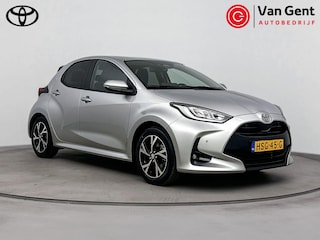 Toyota Yaris 1.5 Hybrid 115 Dynamic | Apple Carplay / Android Auto | Dodehoek detectie | Parkeersensoren voor/achter | Stoel-/stuurverwarming | Adaptive Cruise | Clima | Keyless | Camera | 16 inch