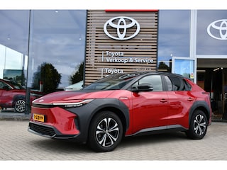 Toyota bZ4X Dynamic Bi-Tone + Panoramisch dak 71 kWh 204pk | Dodehoekdetectie | Rondomzicht camera | Trekhaak | Dealer-onderhouden |