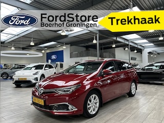 Toyota Auris Touring Sports 1.2T 116pk Executive | Trekhaak | Lederen bekleding | Camera | Cruise | Stoel verwarming | All-season banden |