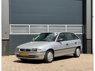 Opel Astra 1.6i Edition bj.1998 Invalide aanp|Apk 6-2027.