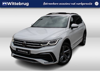 Volkswagen Tiguan 1.4 TSI eHybrid 245pk R-Line Business / Panorama dak / IQ-Led / Zwenkbare trekhaak / 19'' LMV