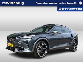 Cupra Formentor 1.4 e-Hybrid Performance / Panorama dak / Navigatie / Stuur en stoelverwarming / Camera /  19 Inch