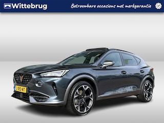Cupra Formentor 1.4 e-Hybrid Performance / Panorama dak / Navigatie / Stuur en stoelverwarming / Camera /  19 Inch