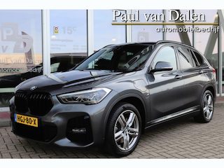 BMW X1 (f48) xDrive25e 220PK AUTOMAAT M-SPORT Shadow Line | Navi | Stoelverwarming | Sfeerverlichting | Elekt. A- Klep | 18 Inch | Led |