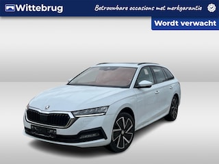 Skoda Octavia 1.4 TSI iV PHEV 204PK Ambition / Panoramadak / Zwenkbare Trekhaak / Stoelverwarming V+A / Achteruitrijcamera / LED