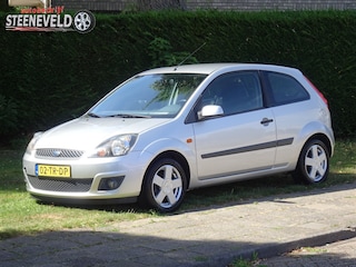 Ford Fiesta 1.4 Futura met Radio CarPlay en Airco