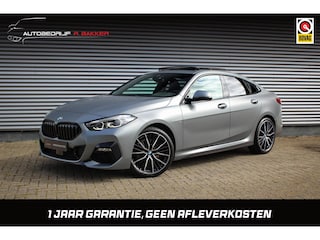 BMW 218i // Panoramadak | Frozen Pure Grey | Shadow Line | Sfeerverlichting | Camera | Hi-fi | Stoelverwarming