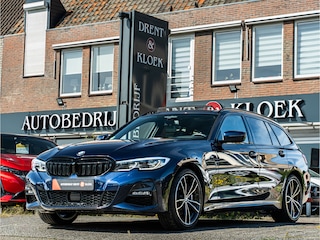 BMW 3-serie Touring 330e xDrive High Exe M-Sport PANO LASER HARMAN KARDON HUD CAMERA 19 INCH BOMVOL!!