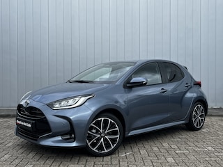 Toyota Yaris 1.5 Hybrid 115 Dynamic Comfort Pack Limited Nieuw Model Parkeer dodehoek Sensoren Stoel Stuur Verwarmd
