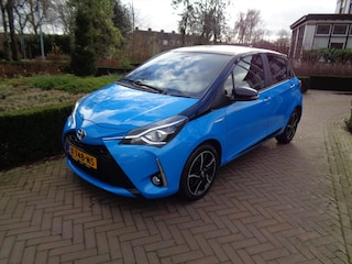 Toyota Yaris 1.5 Hybrid 100pk 5D CVT SkyBlue Edition, rijklaar met 12 mnd BOVAG garantie , bij Toyota specialist