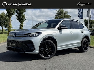 Volkswagen Tiguan 1.5 eHybrid R-Line Edition | Matrix LED | Panoramadak | 360 camera | Trekhaak | Lederen bekleding | Apple Carplay/Android Auto | Memory stoelen |