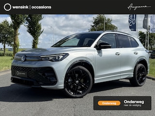Volkswagen Tiguan 1.5 eHybrid R-Line Edition | Matrix LED | Panoramadak | 360 camera | Trekhaak | Lederen bekleding | Apple Carplay/Android Auto | Memory stoelen |