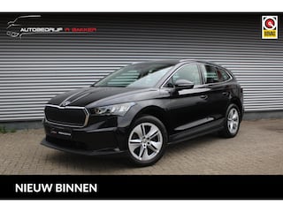 Skoda Enyaq iV 80 Loft // 99% SoH | Dealeronderhouden, 1e eigenaar | Warmtepomp | Camera | Sfeerverlichting | Adap. cruise control | Stoel- + stuurwielverwarming | CarPlay & Android Auto