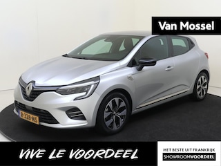 Renault Clio 1.6 E-Tech Hybrid 140 Limited | airco automatisch | Apple Carplay/Android | cruise control | LED koplampen | lederen bekleding | lichtmetalen velgen 17"| navigatiesysteem full map | rijstrooksensor met correctie | voorstoelen verwarmd |