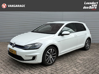 Volkswagen Golf AUTOMAAT | Snelladen | Stoelverwarming | Navigatie | Adaptieve cruise | Sensoren | Climate