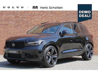 Volvo XC40 B4 Plus Dark | Trekhaak | 21'' Heico Velgen | Panoramisch schuif-/ kanteldak | Elektrische voorstoelen met geheugenfunctie | Harman Kardon | 360 graden camera | Extra getint glas | Stoel-/ stuurwielverwarming | Pilot assist