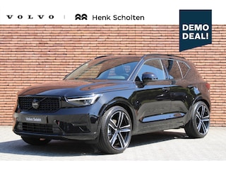 Volvo XC40 B4 Plus Dark | Trekhaak | 21'' Heico Velgen | Panoramisch schuif-/ kanteldak | Elektrische voorstoelen met geheugenfunctie | Harman Kardon | 360 graden camera | Extra getint glas | Stoel-/ stuurwielverwarming | Pilot assist