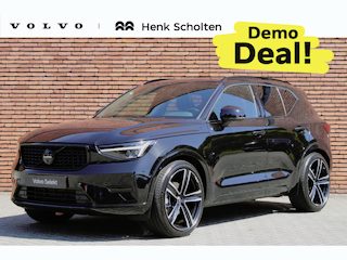 Volvo XC40 B4 Plus Dark | Trekhaak | 21'' Heico Velgen | Panoramisch schuif-/ kanteldak | Elektrische voorstoelen met geheugenfunctie | Harman Kardon | 360 graden camera | Extra getint glas | Stoel-/ stuurwielverwarming | Pilot assist