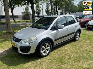 Suzuki SX4 1.6 Exclusive * betrouwbaar * praktisch * MPV met trekhaak * airco * 5-deurs