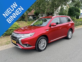 Mitsubishi Outlander 2.4 PHEV 239PK Navi•Leder•Camera