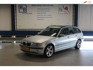 BMW 3-serie Touring 330i AUT / SPORT INTERIEUR / TOP KWALITEIT ! ! !