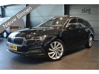 Skoda Octavia Combi 2.0 TDI Style navi pano camera trekhaak 18 inch 150 pk !!