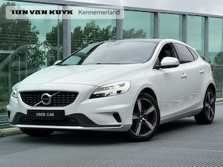 Volvo V40 1.5 T3 Polar+ Sport Automaat, R-design, Trekhaak met afneembare kogel, Panoramadak, Climate control, Cruise control, Harman Kardon audio, Extra getinte ramen achter, Leder-nubuck, 17 inch R-design wielen