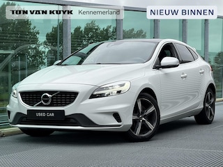 Volvo V40 1.5 T3 Polar+ Sport Automaat, R-design, Panoramadak, Leder-nubuck, Climate control, Cruise control, Parkeercamera, Stoelverwarming voor, Harman Kardon audio, Extra getint glas achter