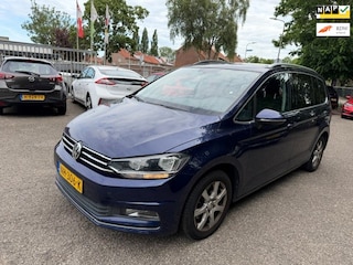 Volkswagen Touran 1.4 TSI Highline / bj.2017 / kleur: blauw / climate / sportvelgen /airco / NAP met 242010 km.en APK tot 02/2027/
