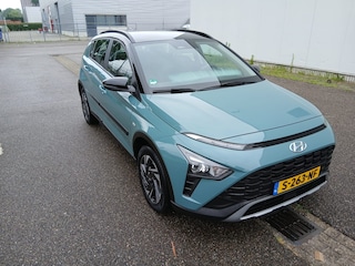 Hyundai Bayon 1.0 T-GDI Comfort Smart Two Tone VERWACHT | camera | Carplay | Trekhaak | Lichtmetalen velgen | Cruise controle | Inklapbare spiegels | Navigatie | Parkeersensoren |