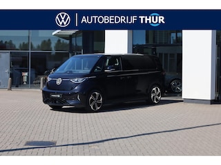 Volkswagen ID. Buzz GTX 4MOTION 86 kWh LWB 7p. 7p Harman Kardon 21" LMV Head up trekhaak elektrische stoelverstelling met geheugen schuiframen elektrisch in schuifdeuren keysless advanced elektrische schuifdeur links + rechts + elektrische achterklep travel assist discover pro navigatie stoelverwarming met massage IQ Matrix ACC klasse II alarm area view 3 zone climatronic etc.