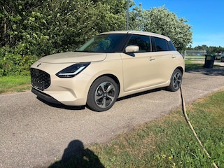 Suzuki Swift 1.2 Style Smart Hybrid 7200km
