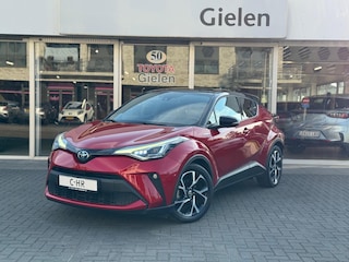 Toyota C-HR 1.8 Hybrid First Edition | Trekhaak, JBL, Apple CarPlay/Android auto, Dodehoekherkenning, Parkeersensoren, Stoelverwarming, LED