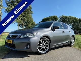 Lexus CT 200h Business Line Automaat | Leder | Trekhaak | Navi | Clima | 17" Velgen | Stoelverwarming | PDC | Cruise | LED |