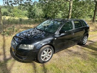 Audi A3 Sportback 1.6 Attraction apk t/m 18-10-2026