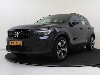 Volvo XC40 2.0 B4 Plus Dark | Trekhaak | H&K Audio | Stoelgeheugen |