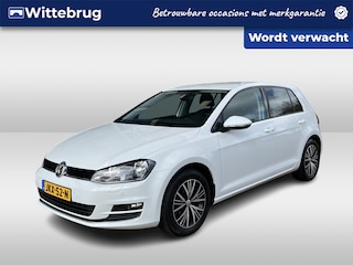 Volkswagen Golf 1.2 TSI Connected Series / Trekhaak / DSG / Navigatie / Stoelverwarming