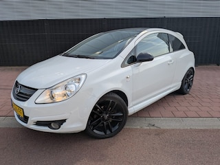 Opel Corsa 1.4-16V Black & White Edition