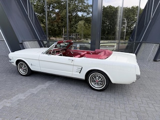 Ford Mustang Convertible